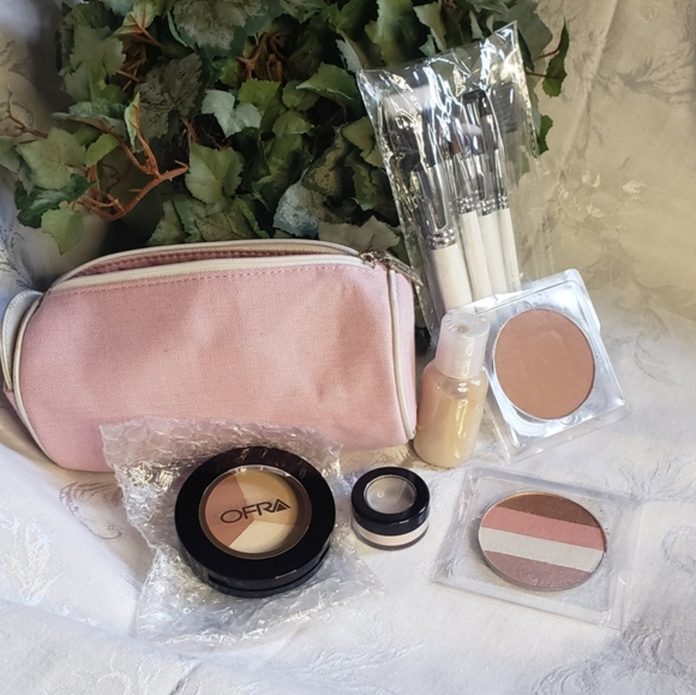 Ofra Cosmetics‎ And a Dior pouch - Picture 2 of 5